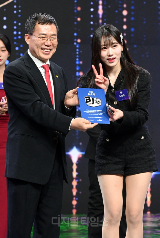 []BJ  ` īTV CBO, λ ϴ`